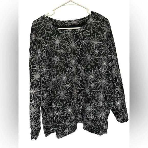 Black and white long sleeves spider web print scoop neck pullover shirt - Picture 1 of 5